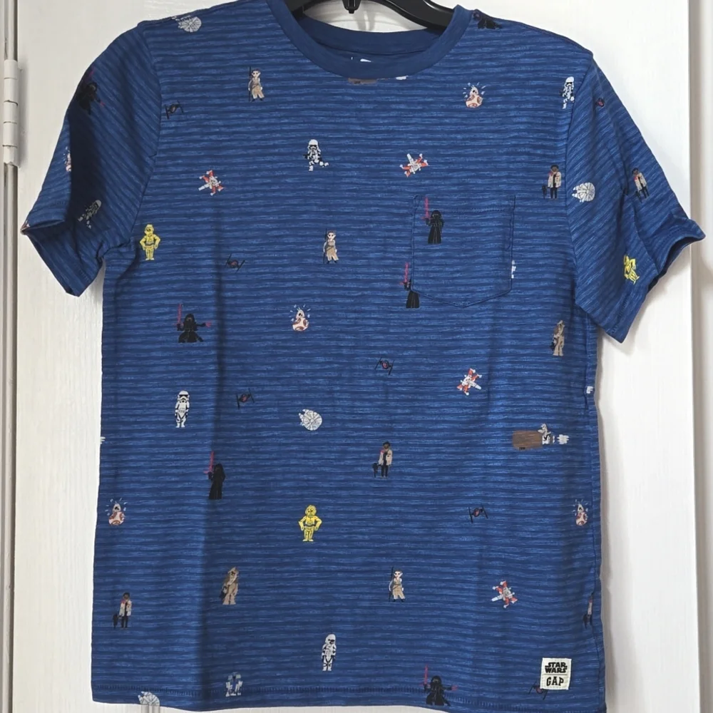 Star wars GAP boys tshirt with pocket and star wars characters - size XXL boys